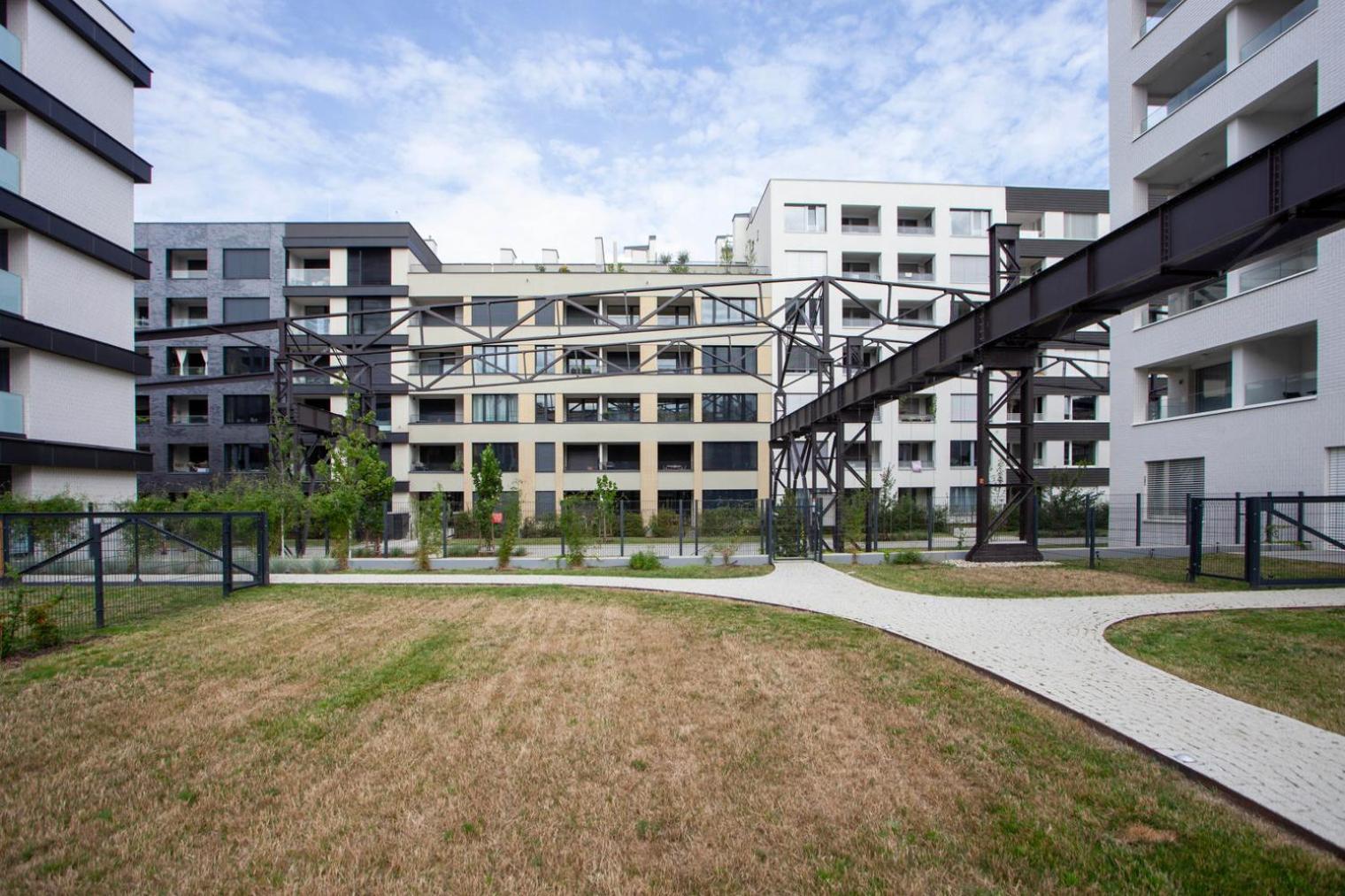 Blueground 7 Furnished Close To Offices Prg-29 Apartment *